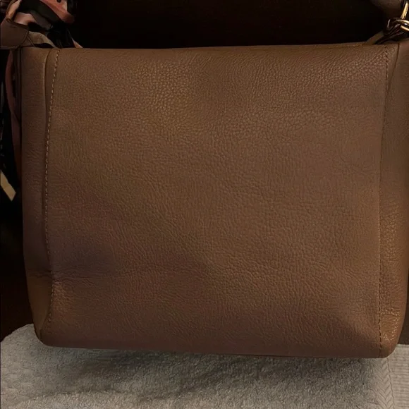 Adrienne Vittadini Tan Shoulder Bag with Sleek Design - Picture 2 of 2